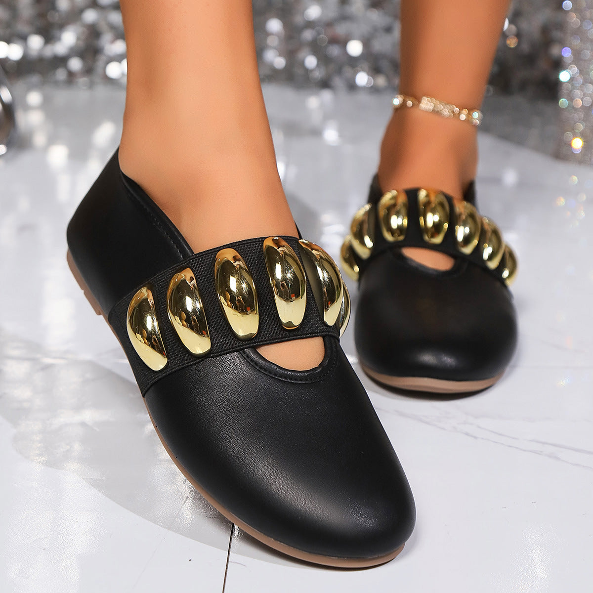 Plus-Size Flat Pumps for Women – Round Head Buckle Design